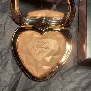 Too Faced Highlighter in-Ray of light